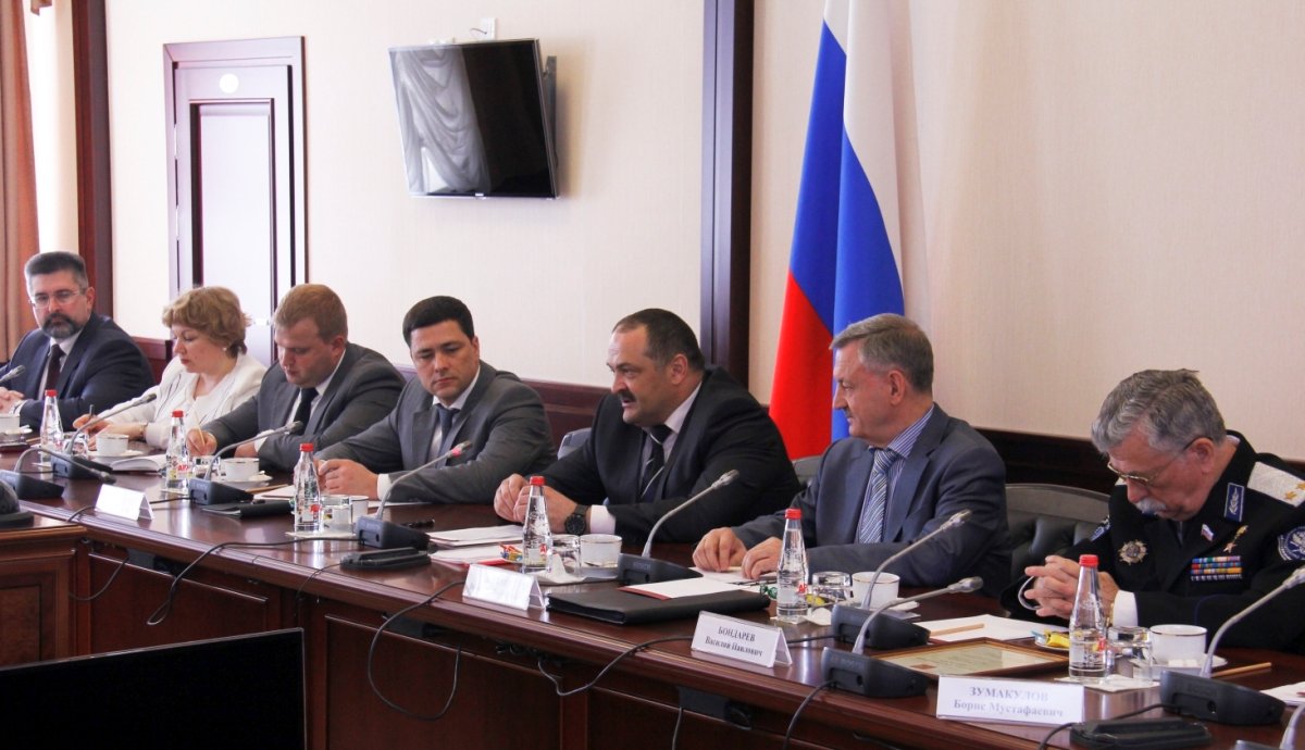Сергей Меликов провел встречу с членами советов старейшин регионов СКФО