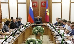 Вениамин Кондратьев рекомендовал активнее привлекать казаков к охране школ