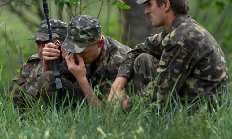 Сотни украинских силовиков в панике бежали с поля боя в Донбассе