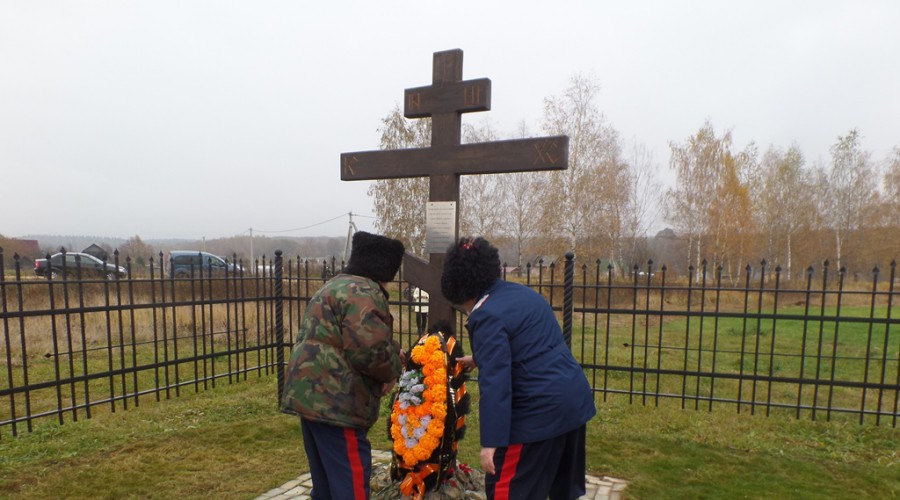 Казаки посетили место захоронения героев войны 1812 года в деревне Колодези