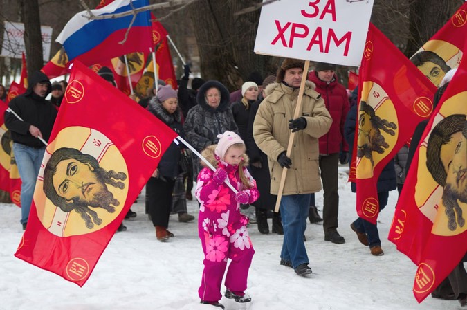 В парке «Торфянка» бьются за храм: 300 москвичей открыто обратились к мэру
