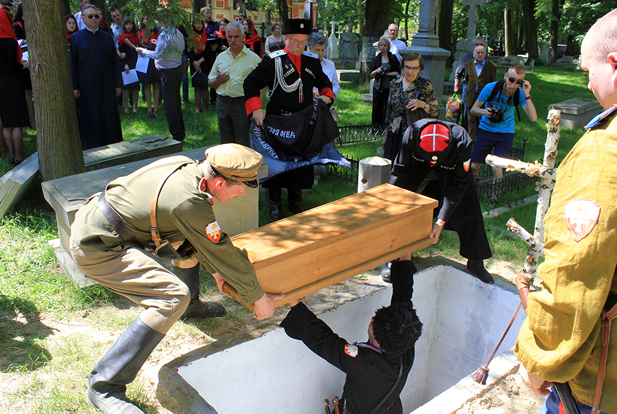 Перезахоронение останков донских казаков в Люблине