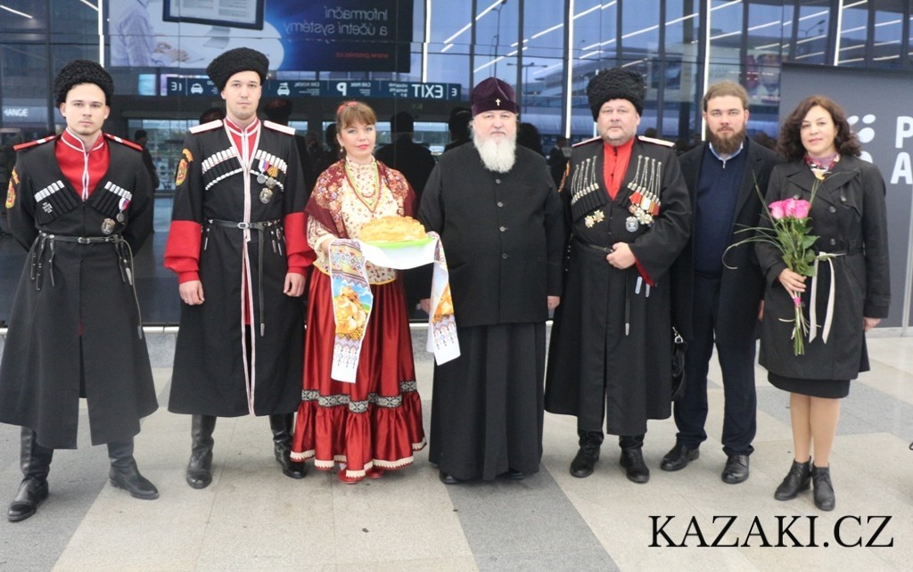 Казаки Всеказачьего Союза встретили делегацию Синодального комитета по взаимодействию с казачеством в Праге
