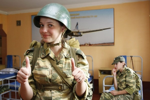 На Кубани 600 девушек-казачек отправились служить в армию