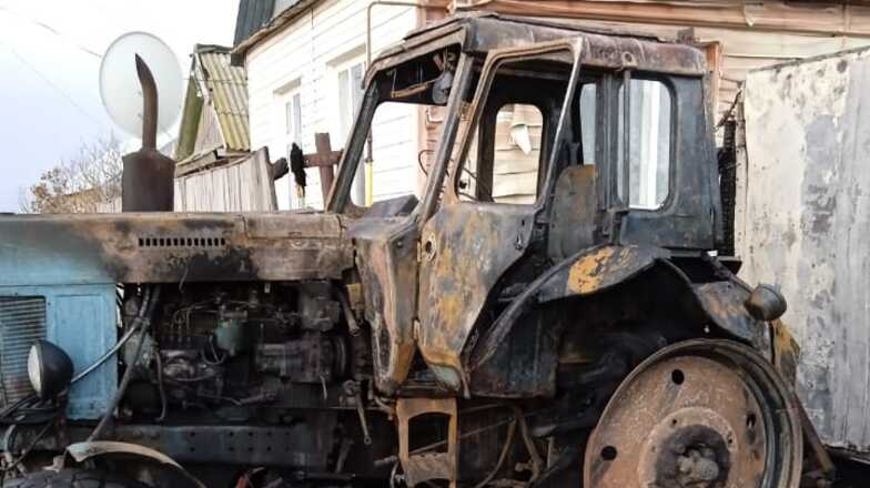 Казачьему атаману под Оренбургом подожгли трактор после угроз односельчан