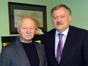 Гендиректор ИА "КАЗАК-ИНФОРМА" Владимир Безуглый (слева) с Константином Затулиным