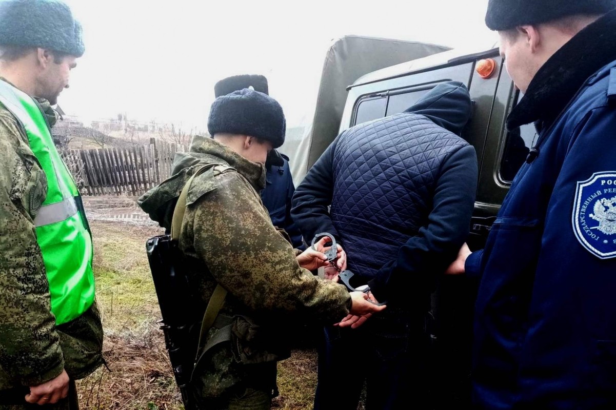В составе пограничных нарядов казаки в этом году задержали 465 нарушителей и предотвратили ввоз в регион контрабандной продукции