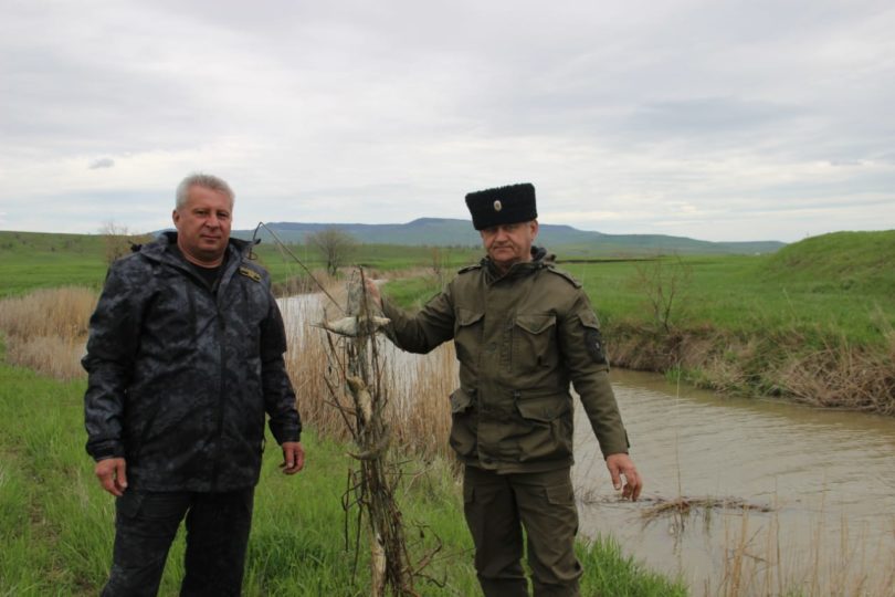 Казаки села Татарка и инспекторы Росрыболовства подводят итоги весенних рейдов на реке Егорлык