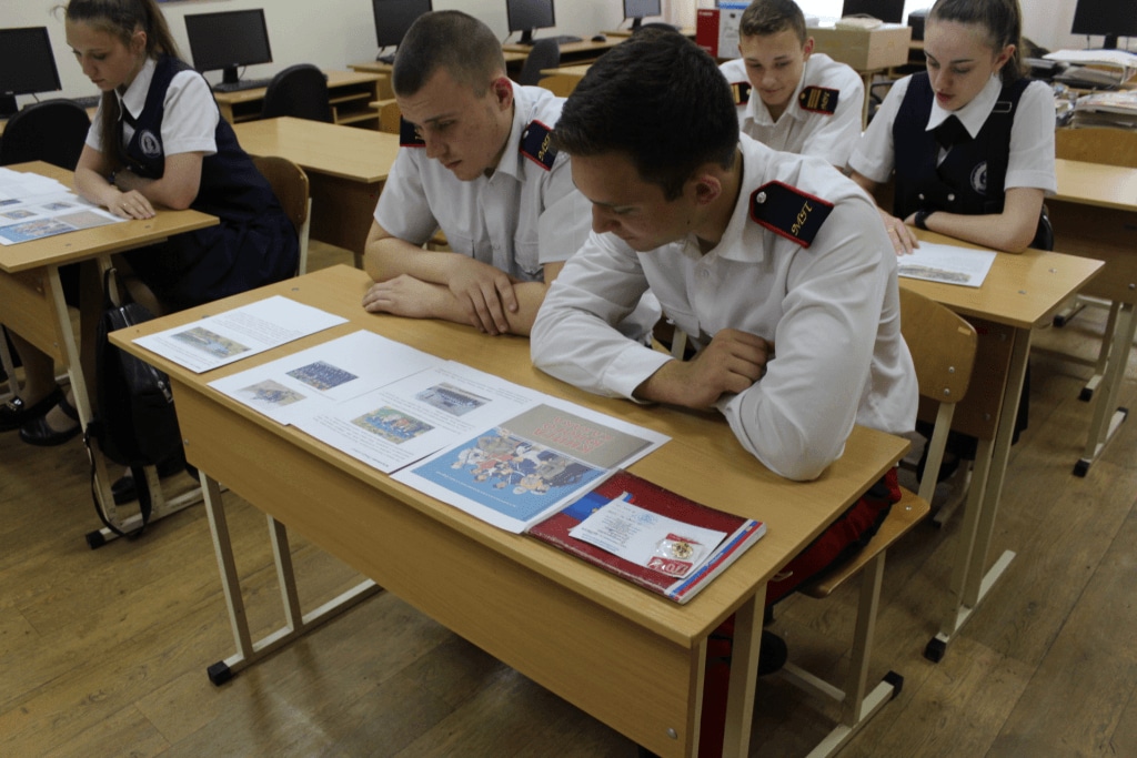 Донских кадет познакомили с будущим изданием – «Книгой юного казака»