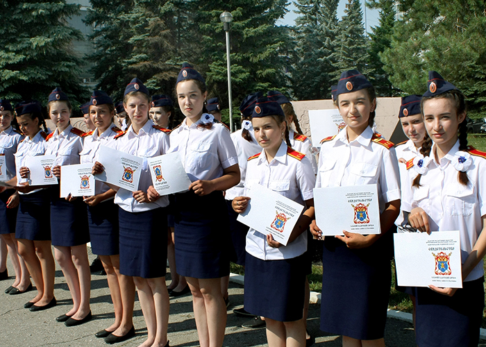 В Димитровграде поздравили выпускников-кадетов
