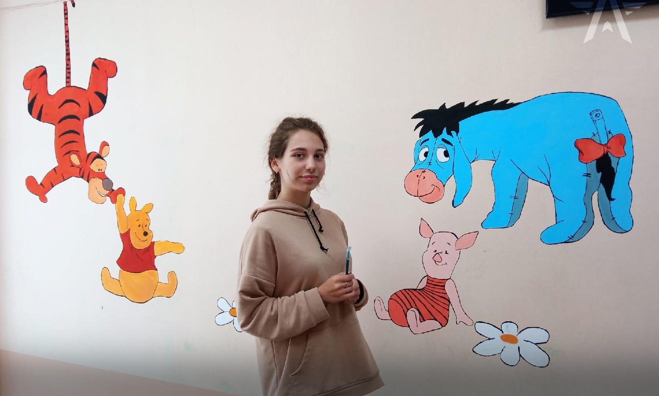 Казачка из Челябинской области украсила стены чебаркульской детской больницы рисунками персонажей мультфильмов