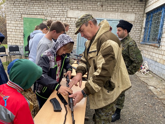 В Приморском крае казаки провели мероприятие для трудных подростков