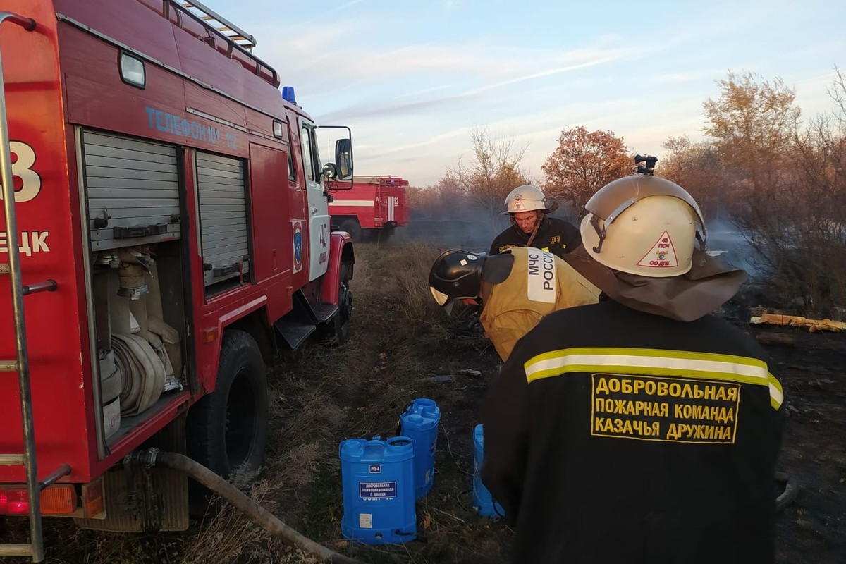 12 пожарных автоцистерн передадут казачьим пожарным командам Дона