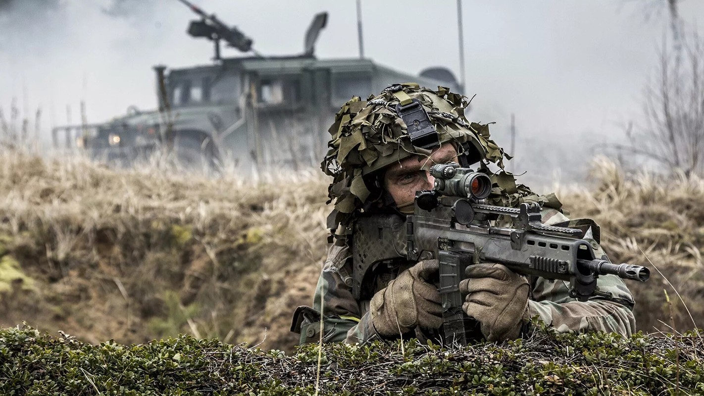 Минобороны: НАТО готовится к масштабному вооруженному конфликту с Россией