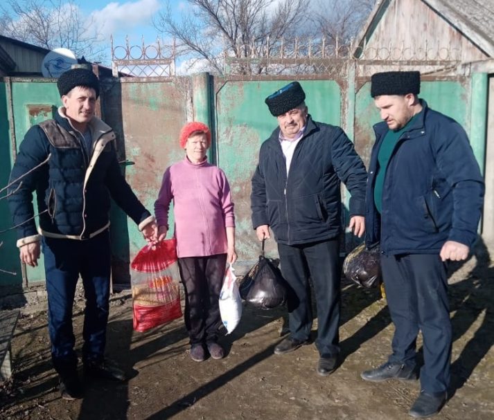 Галюгаевские казаки оказывают гуманитарную помощь