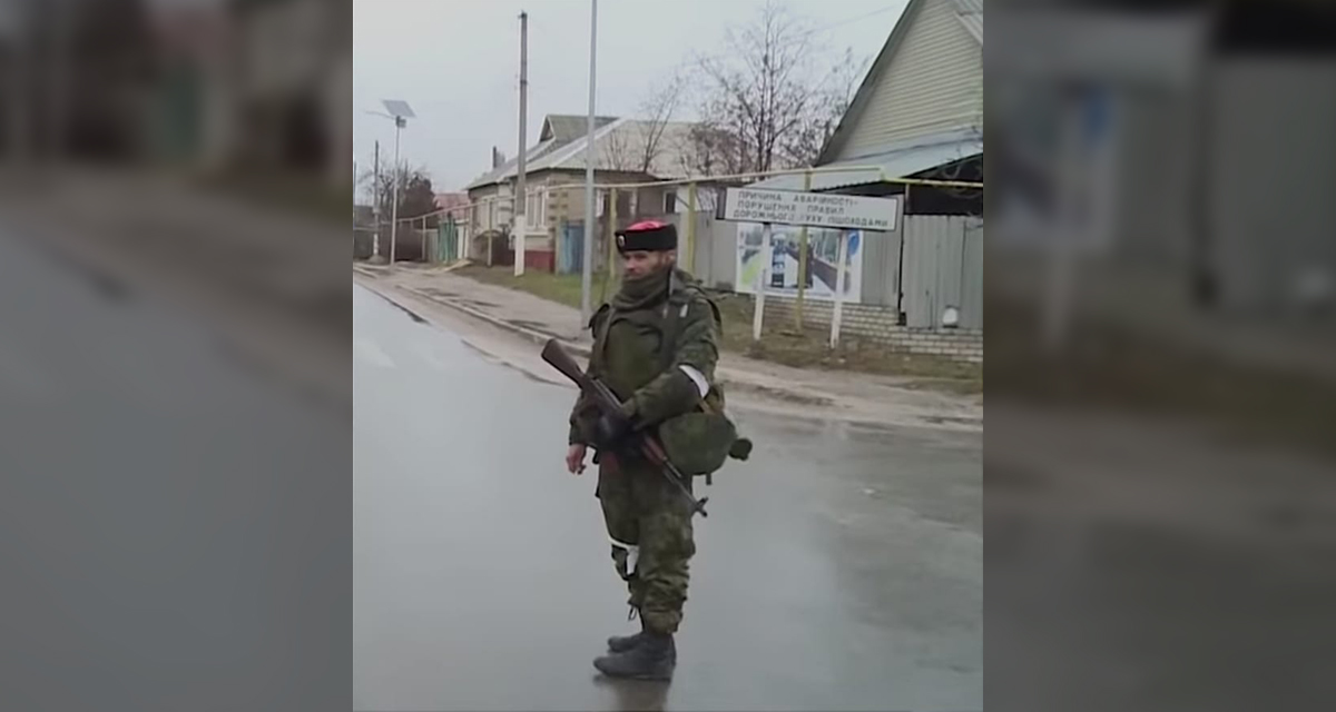 Казаки держат оборону освобожденной ими станицы "Луганская"