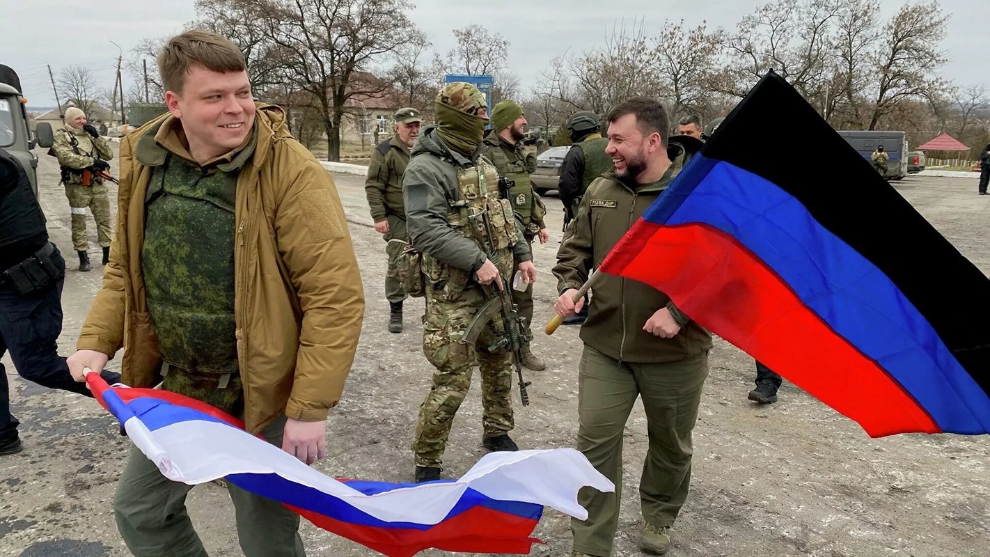 "Я вернулся домой". Что происходит в селах, освобожденных армией ДНР