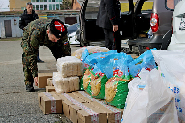 Казаки Кубани собрали более 20 тонн гуманитарной помощи