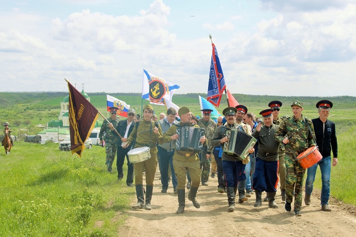 Военно-полевые сборы: донские казаки совершили семикилометровый марш-бросок